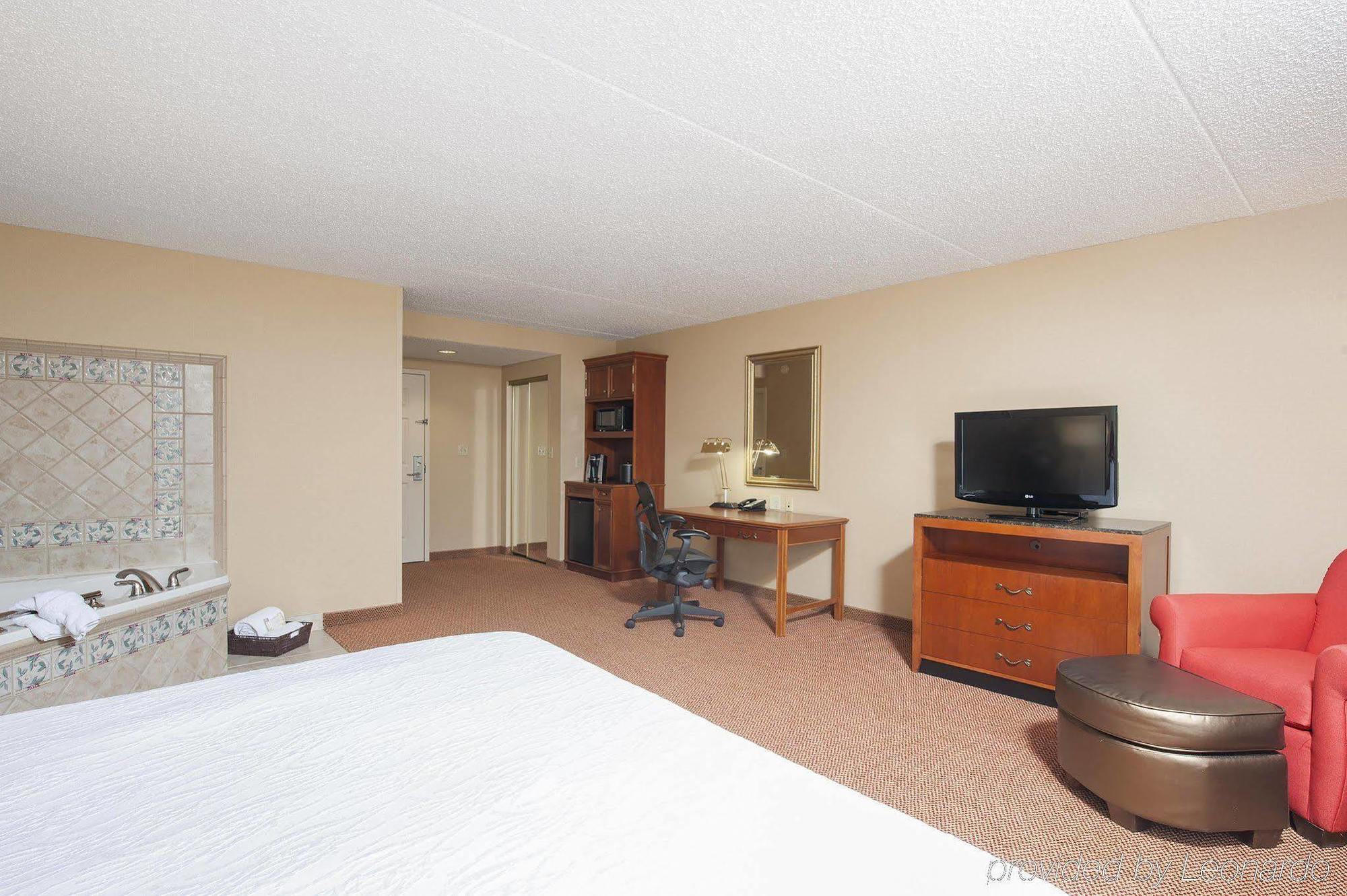 Hilton Garden Inn West Lafayette Wabash Landing Exterior foto